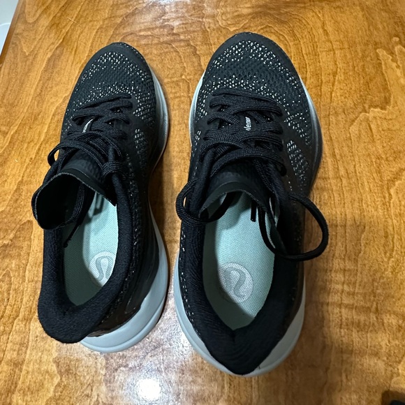 LULULEMON 
Women's Blissfeel 2 Running Shoe SIZE 6 US - Picture 7 of 8